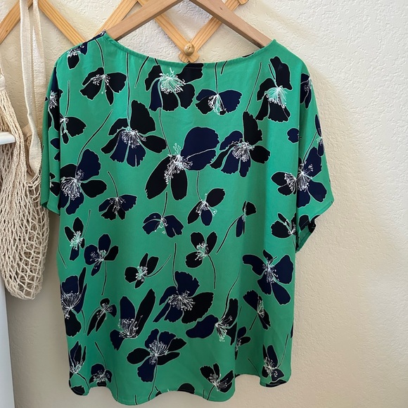 Anne Klein • Floral Blouse - Picture 3 of 6